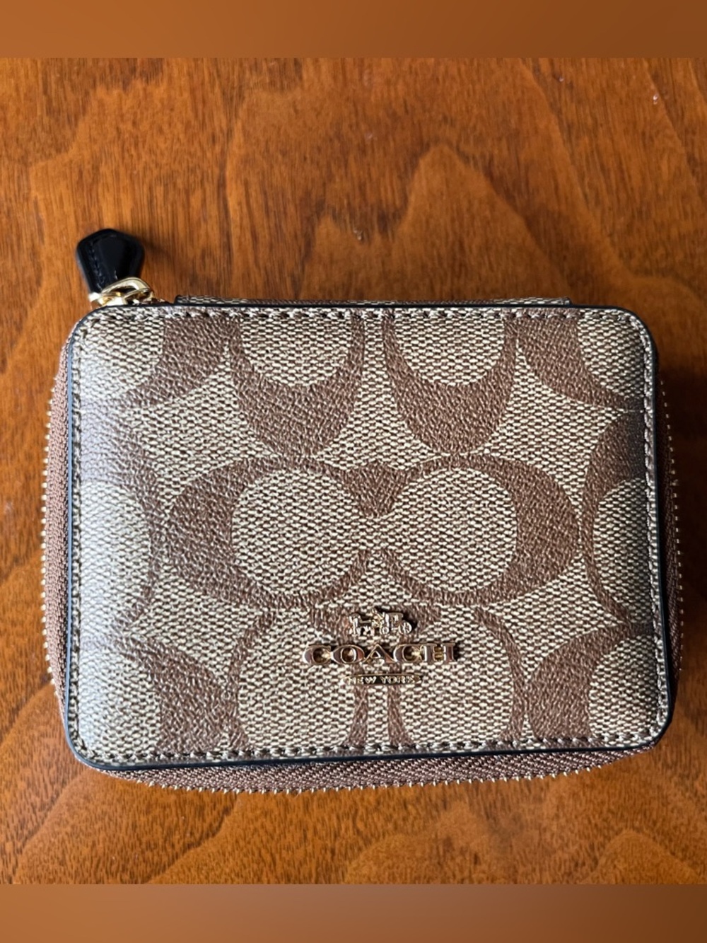 Coach Chapstick/Coin/Sanitizer Pouch w/Card pocket! Khaki/ Tan Signature Print!